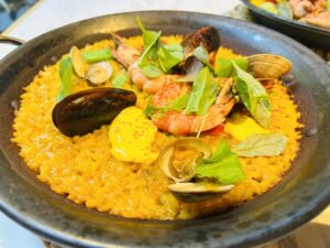古米を美味しく：パエリヤ