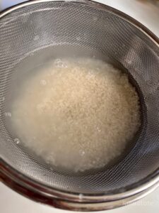 お米を洗う_2